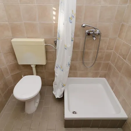 Bozovic דירה