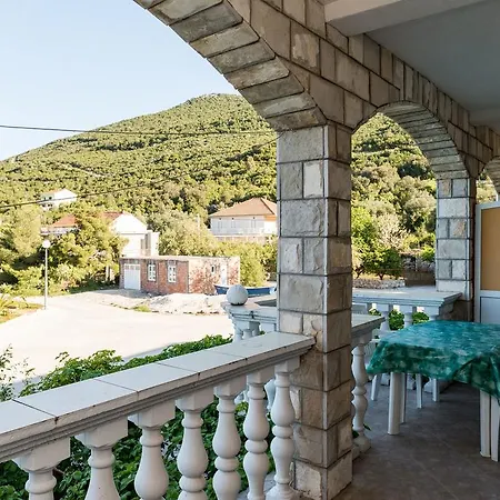 Bozovic Apartman *